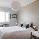 Beautiful And Quiet Apartment In City Center - Perfect Location